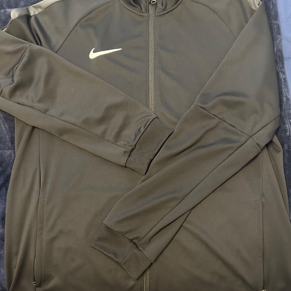Men's active jacket - Picture 2 of 4